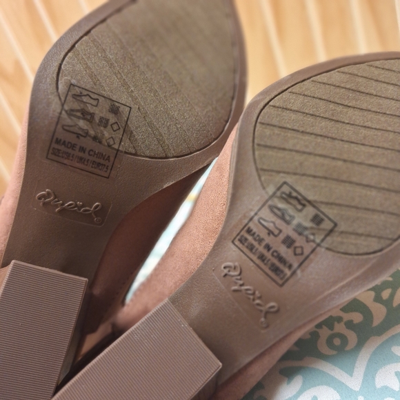 NEW Quipid brown suede "feel" pointed toe, buckle strap sandle heeled boots 6.5 - Picture 7 of 16